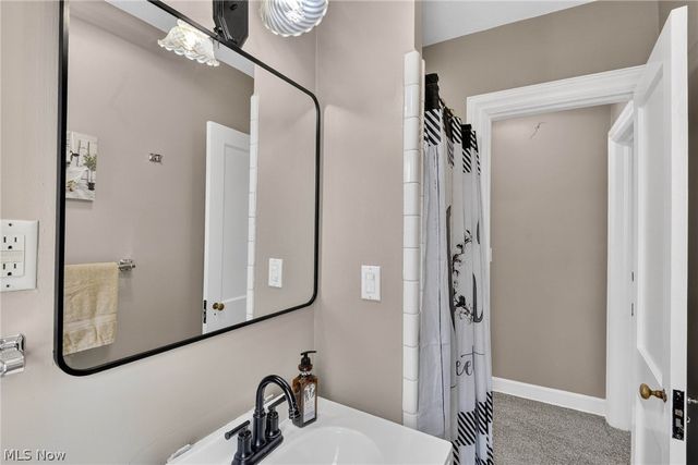 9461 Whalers Cove, Mentor, OH 44060