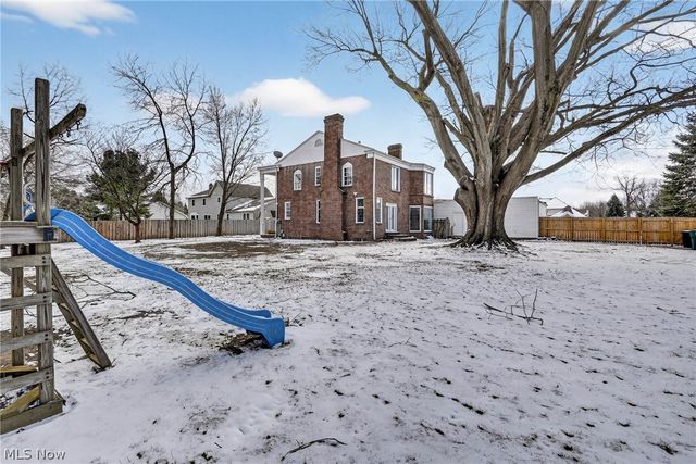 9461 Whalers Cove, Mentor, OH 44060