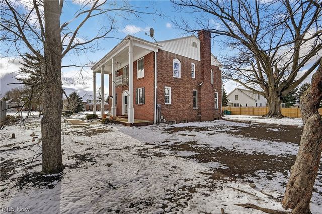 9461 Whalers Cove, Mentor, OH 44060