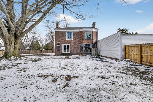 9461 Whalers Cove, Mentor, OH 44060