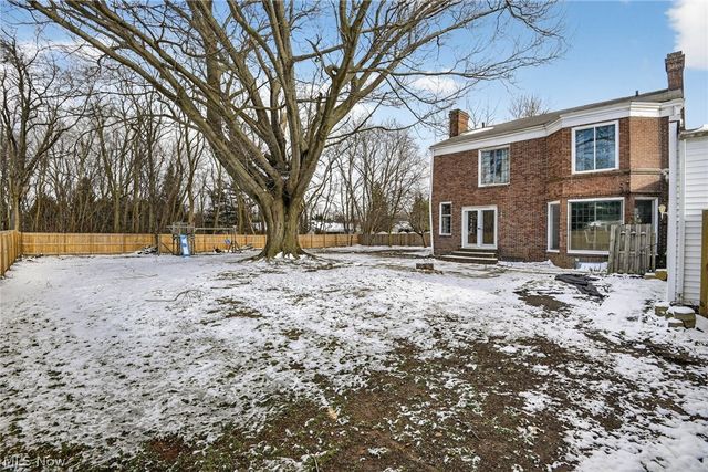 9461 Whalers Cove, Mentor, OH 44060