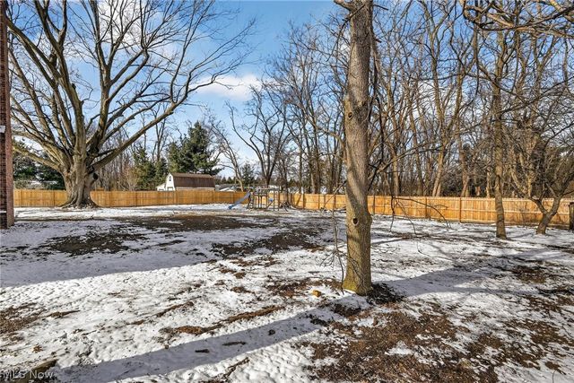 9461 Whalers Cove, Mentor, OH 44060