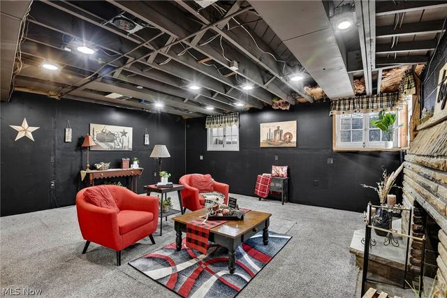 9461 Whalers Cove, Mentor, OH 44060