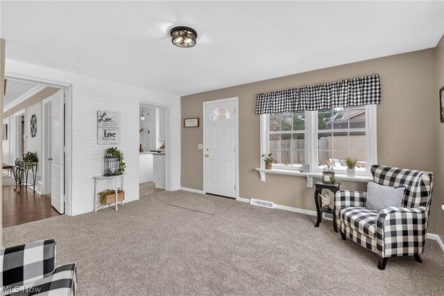 9461 Whalers Cove, Mentor, OH 44060