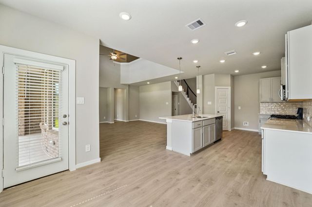 5214 Great Oaks Drive, Pearland, TX 77584