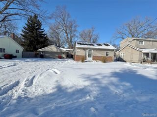 20917 Delaware Street, Southfield, MI 48033