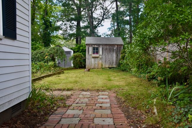 12 Lake Rd E, Yarmouth, MA 02673