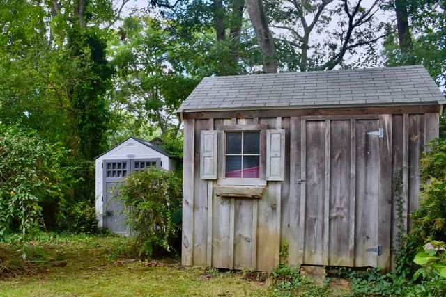 12 Lake Rd E, Yarmouth, MA 02673
