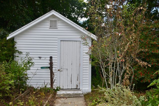 12 Lake Rd E, Yarmouth, MA 02673