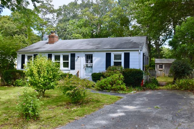 12 Lake Rd E, Yarmouth, MA 02673