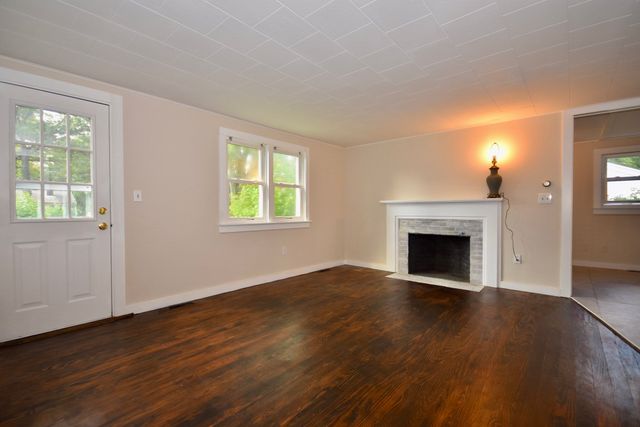 12 Lake Rd E, Yarmouth, MA 02673