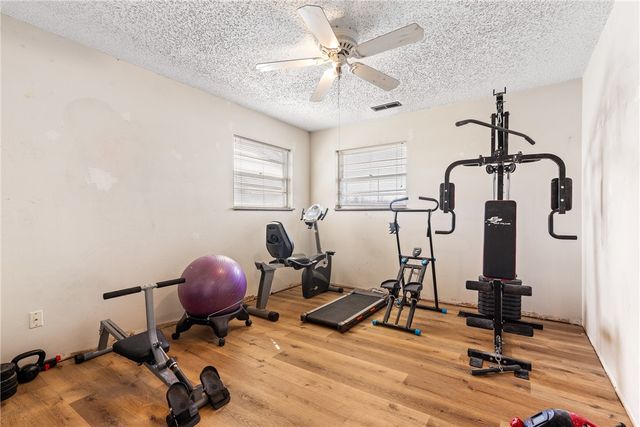 905 S Park Place, Rogers, AR 72758