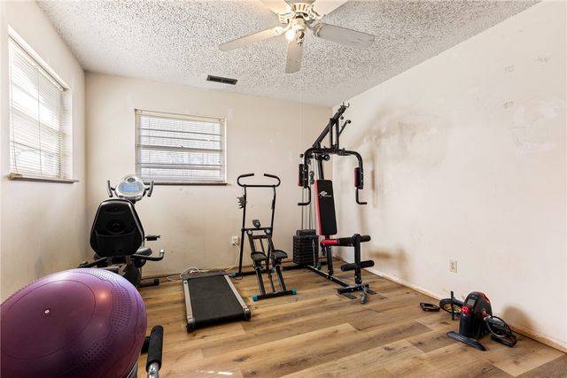 905 S Park Place, Rogers, AR 72758