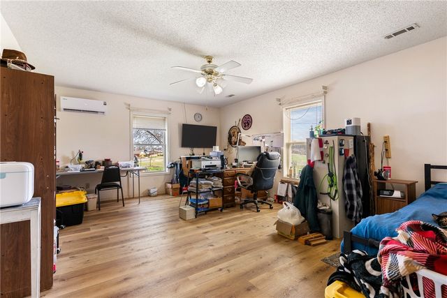 905 S Park Place, Rogers, AR 72758