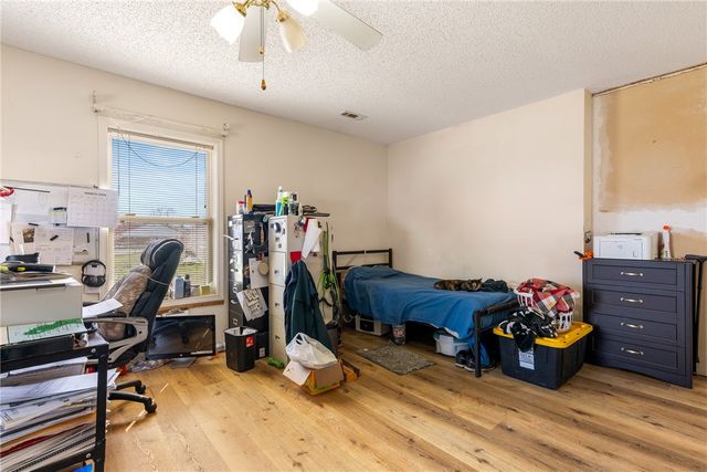 905 S Park Place, Rogers, AR 72758