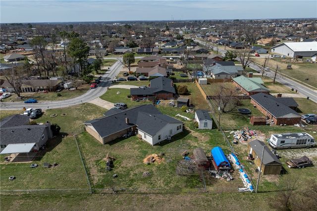 905 S Park Place, Rogers, AR 72758