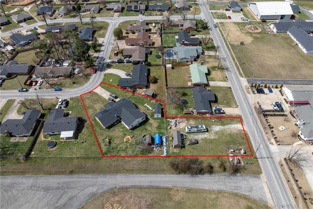 905 S Park Place, Rogers, AR 72758