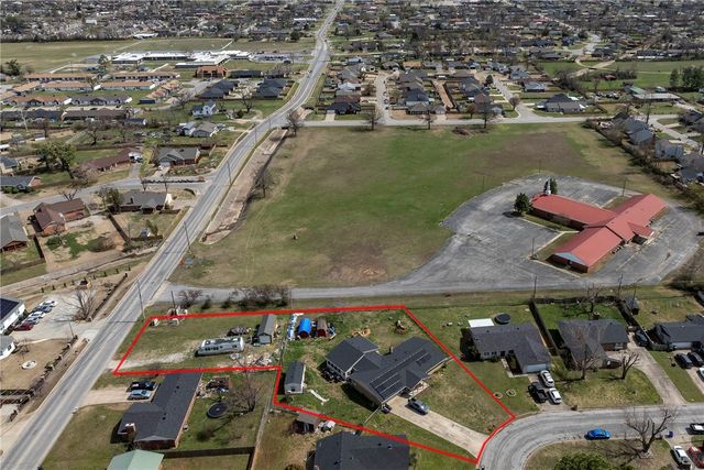 905 S Park Place, Rogers, AR 72758