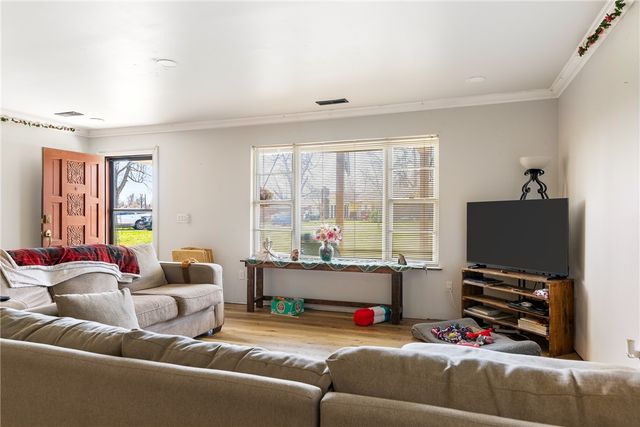 905 S Park Place, Rogers, AR 72758