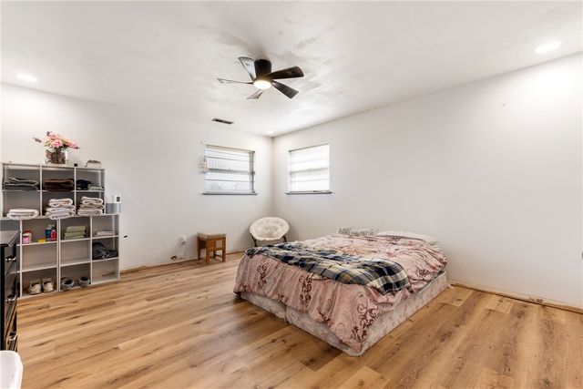 905 S Park Place, Rogers, AR 72758