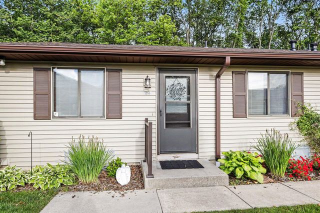 5246 Green Meadow Road Q, Kalamazoo, MI 49009