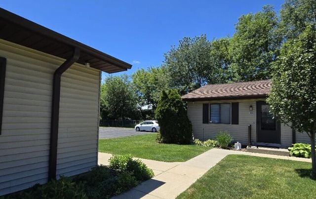 5246 Green Meadow Road Q, Kalamazoo, MI 49009