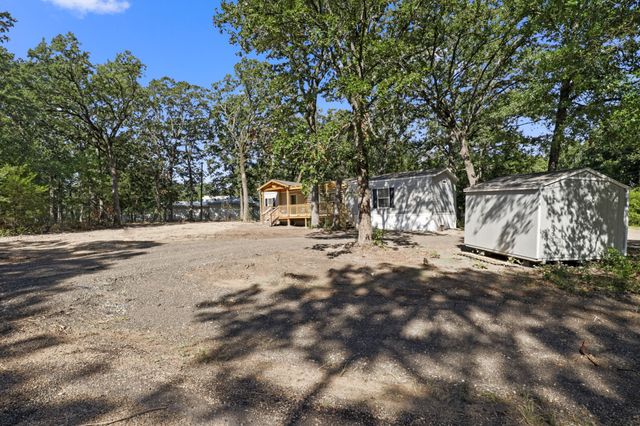 111 Kathy Circle, Mabank, TX 75156