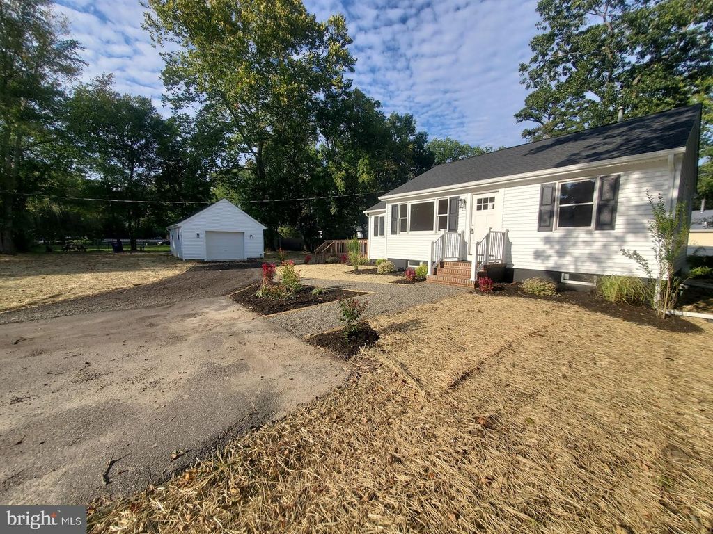 24 LARKSPUR ST, BROWNS MILLS, NJ 08015 — photo 2