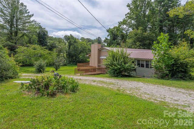 69 Emerald Lane, Hendersonville, NC 28792