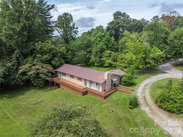 69 Emerald Lane, Hendersonville, NC 28792