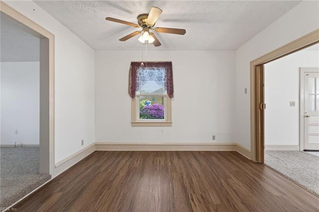 77 Bunting LN, Poquoson, VA 23662