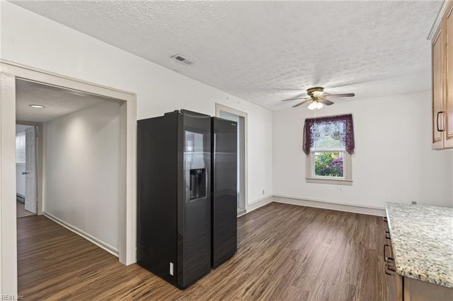 77 Bunting LN, Poquoson, VA 23662