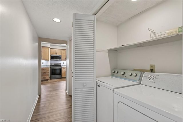 77 Bunting LN, Poquoson, VA 23662