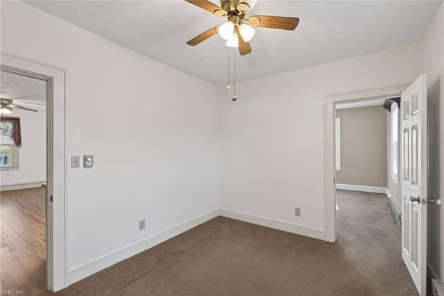 77 Bunting LN, Poquoson, VA 23662