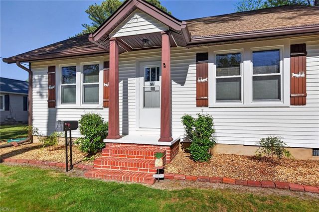 77 Bunting LN, Poquoson, VA 23662