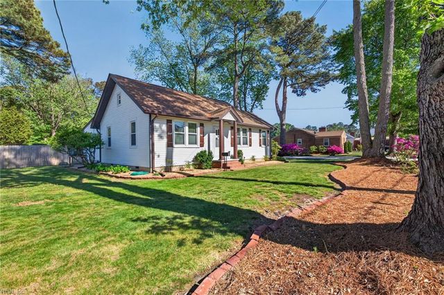 77 Bunting LN, Poquoson, VA 23662