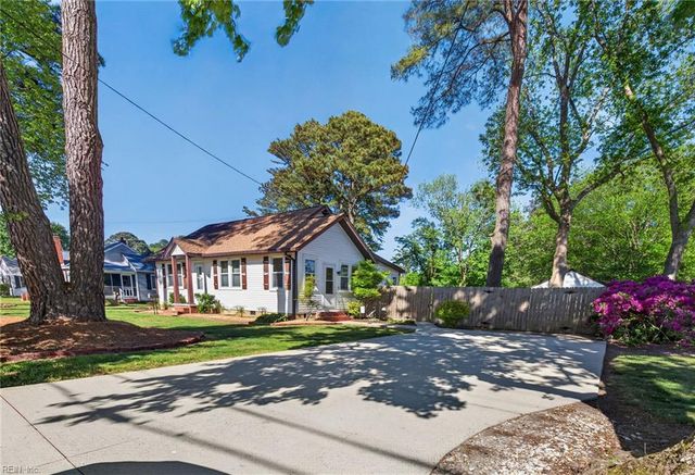 77 Bunting LN, Poquoson, VA 23662