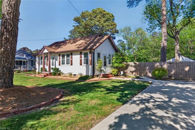 77 Bunting LN, Poquoson, VA 23662