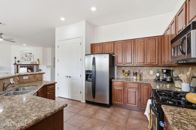 1367 S Madera Reserve Drive, Green Valley, AZ 85614