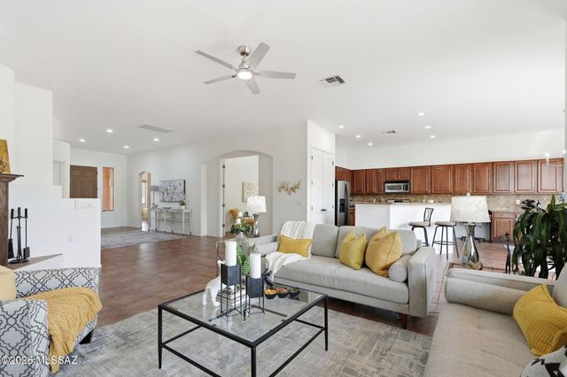 1367 S Madera Reserve Drive, Green Valley, AZ 85614