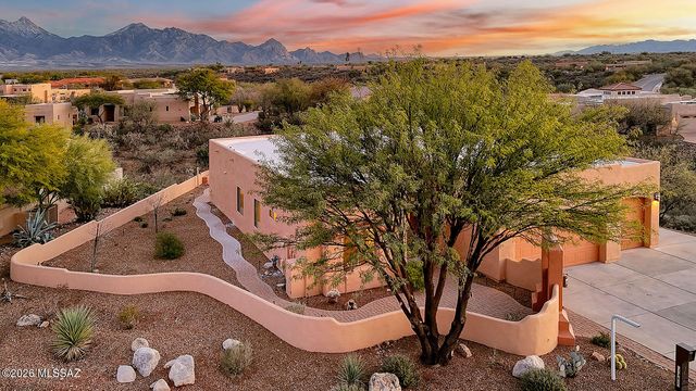 1367 S Madera Reserve Drive, Green Valley, AZ 85614