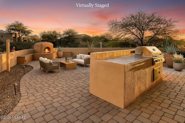 1367 S Madera Reserve Drive, Green Valley, AZ 85614