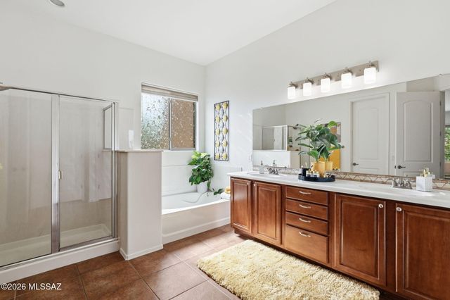 1367 S Madera Reserve Drive, Green Valley, AZ 85614