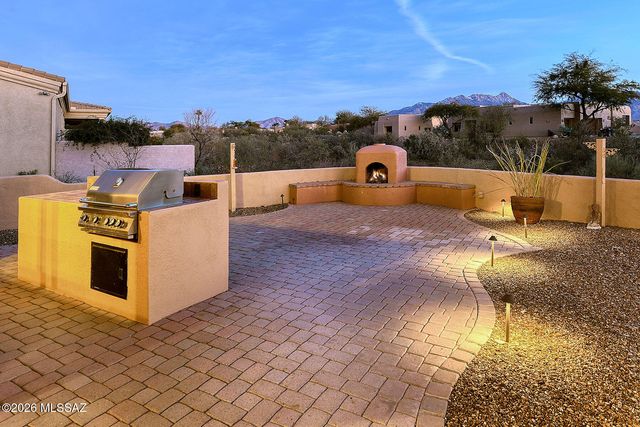 1367 S Madera Reserve Drive, Green Valley, AZ 85614