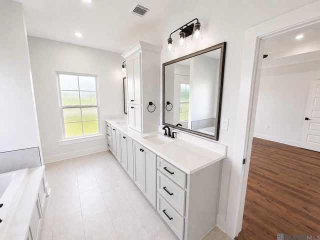 4438 Camargue Avenue, Baton Rouge, LA 70820