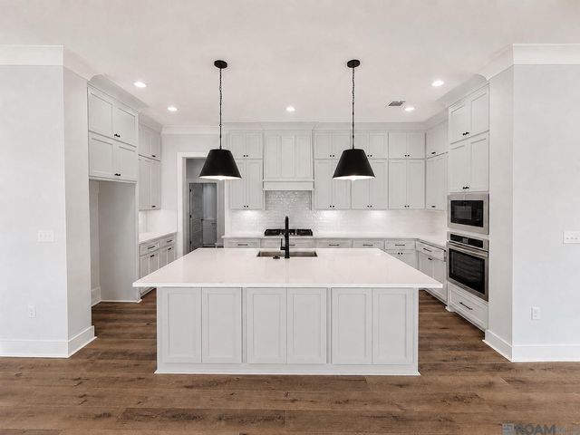 4438 Camargue Avenue, Baton Rouge, LA 70820