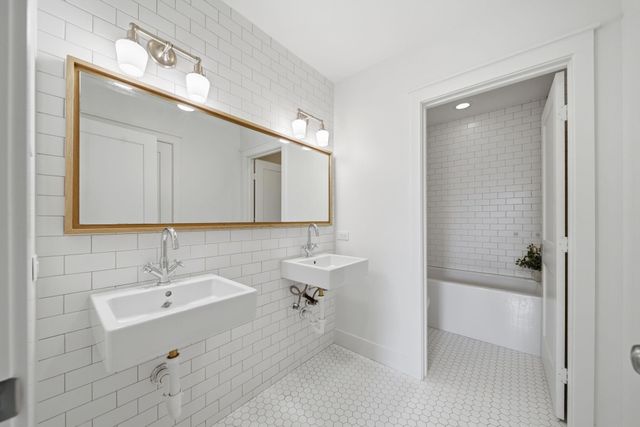 1111 Highland Street, Houston, TX 77009