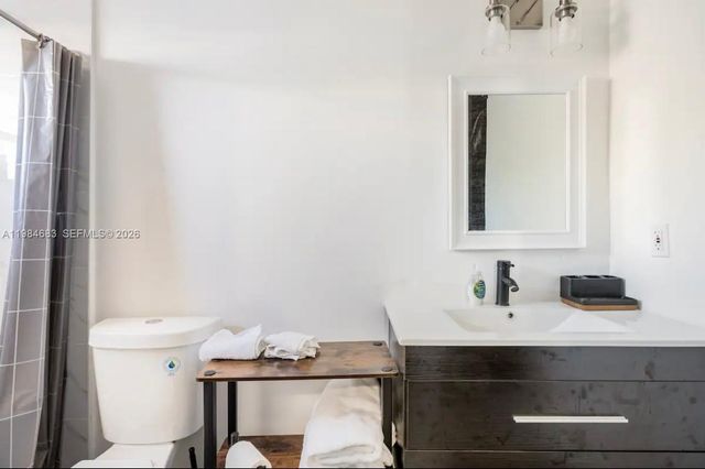 1200 NW 18th Ct 1200, Fort Lauderdale, FL 33311