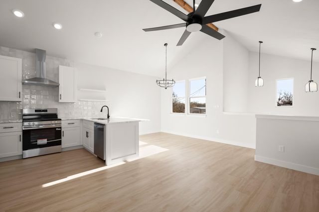 306 S Avenue P Ave A, Marble Falls, TX 78654