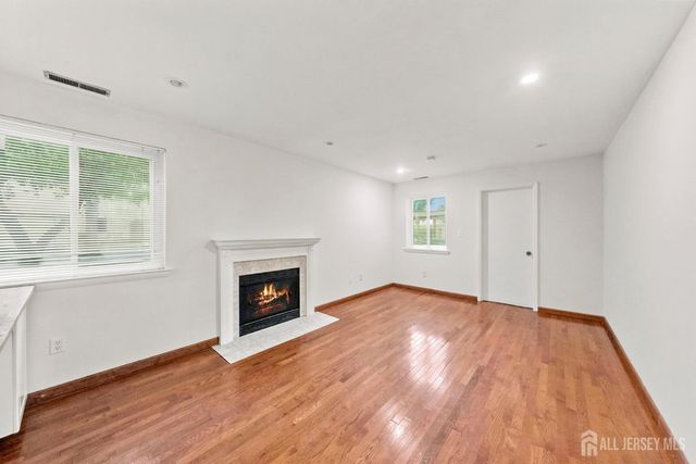 89 Tennyson Drive, Plainsboro, NJ 08536